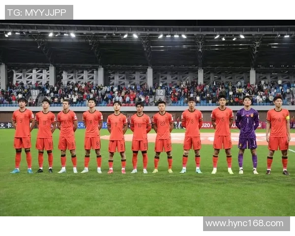 退役球星激情对决 六人制足球赛再掀竞技风潮